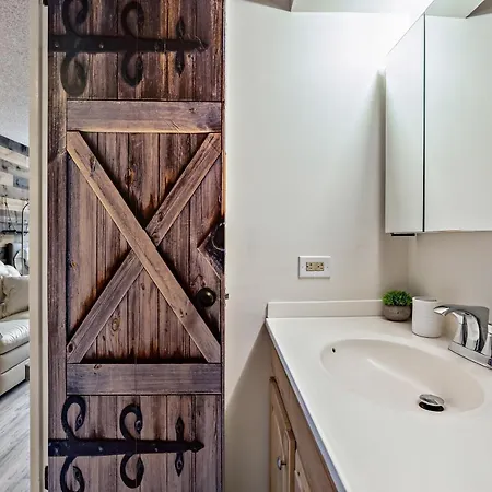 Modern Waikiki Condo Perfect For Beach Getaway! Honolulu Exterior photo